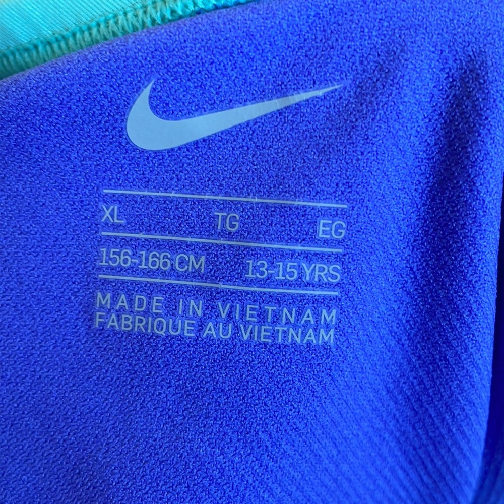 Nike Sports Bra and Short Set Teal Youth XL - Picture 3 of 3